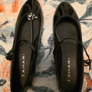 Tahari Women's Glossy Black Flats Size 10 New